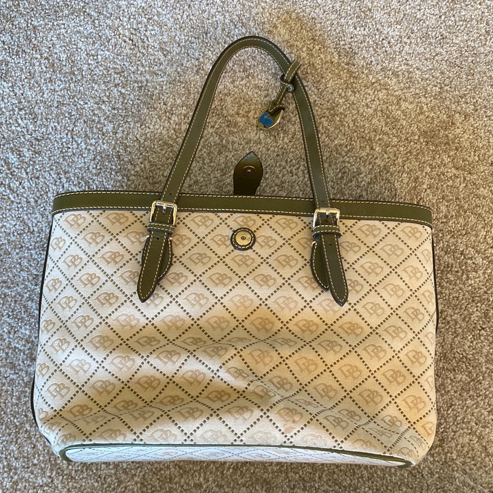 Dooney & Bourke purse